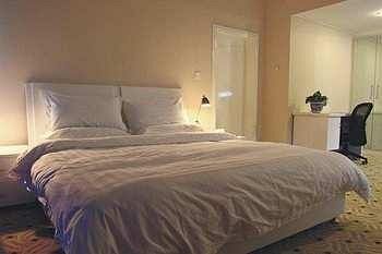 Urumqi Jingu Hotel 外观 照片
