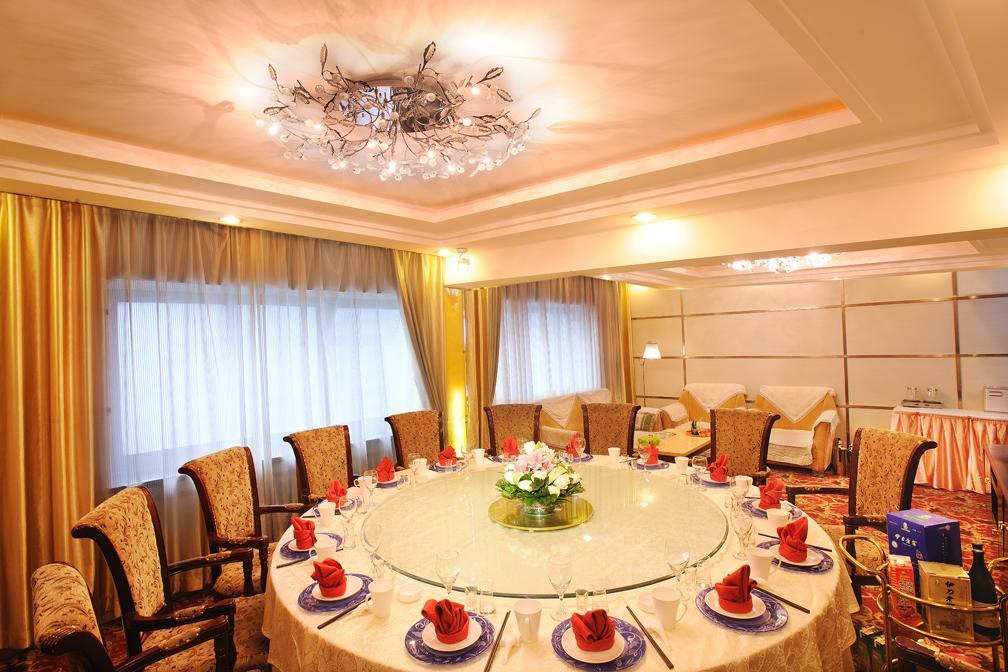 Urumqi Jingu Hotel 外观 照片