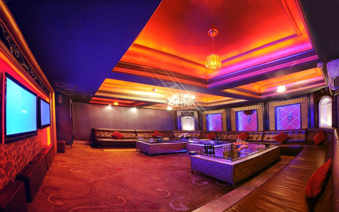 Urumqi Jingu Hotel 外观 照片