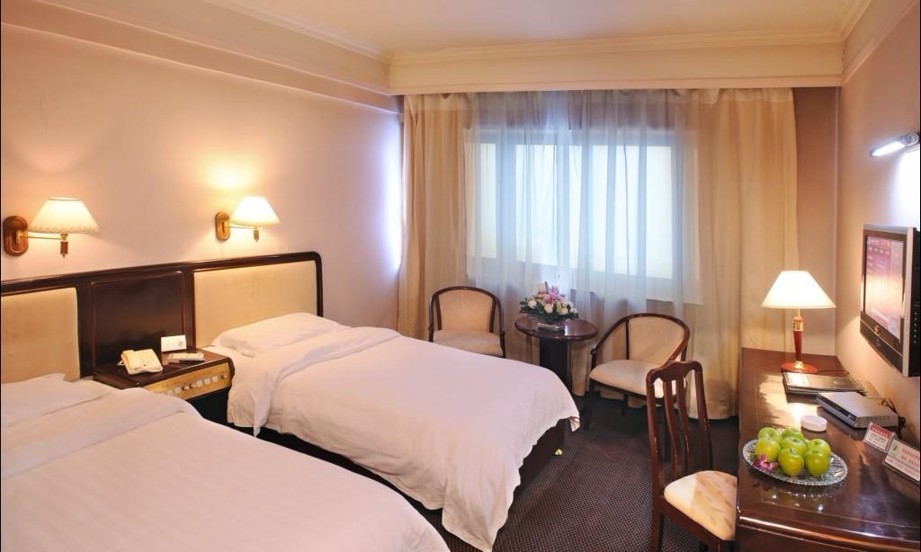 Urumqi Jingu Hotel 外观 照片